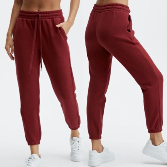 Fabletics Go-To Classic Sweatpant Tapered Joggers Umbria Red Small - Picture 1 of 9